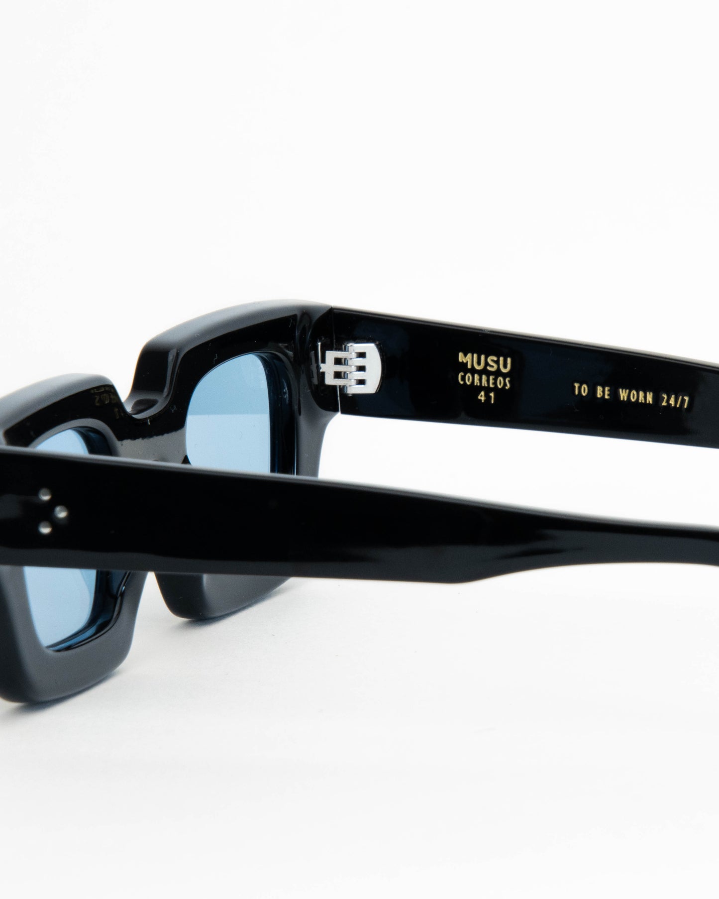 Correos Amar luxury sunglasses